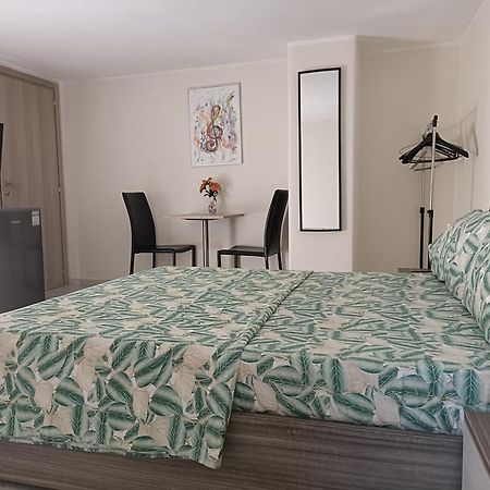 Casa Vacanza In Pieno Centro Storico Vicino Ostuni E La Riserva Di Torre Quaceto 산비토데이노르만니 외부 사진