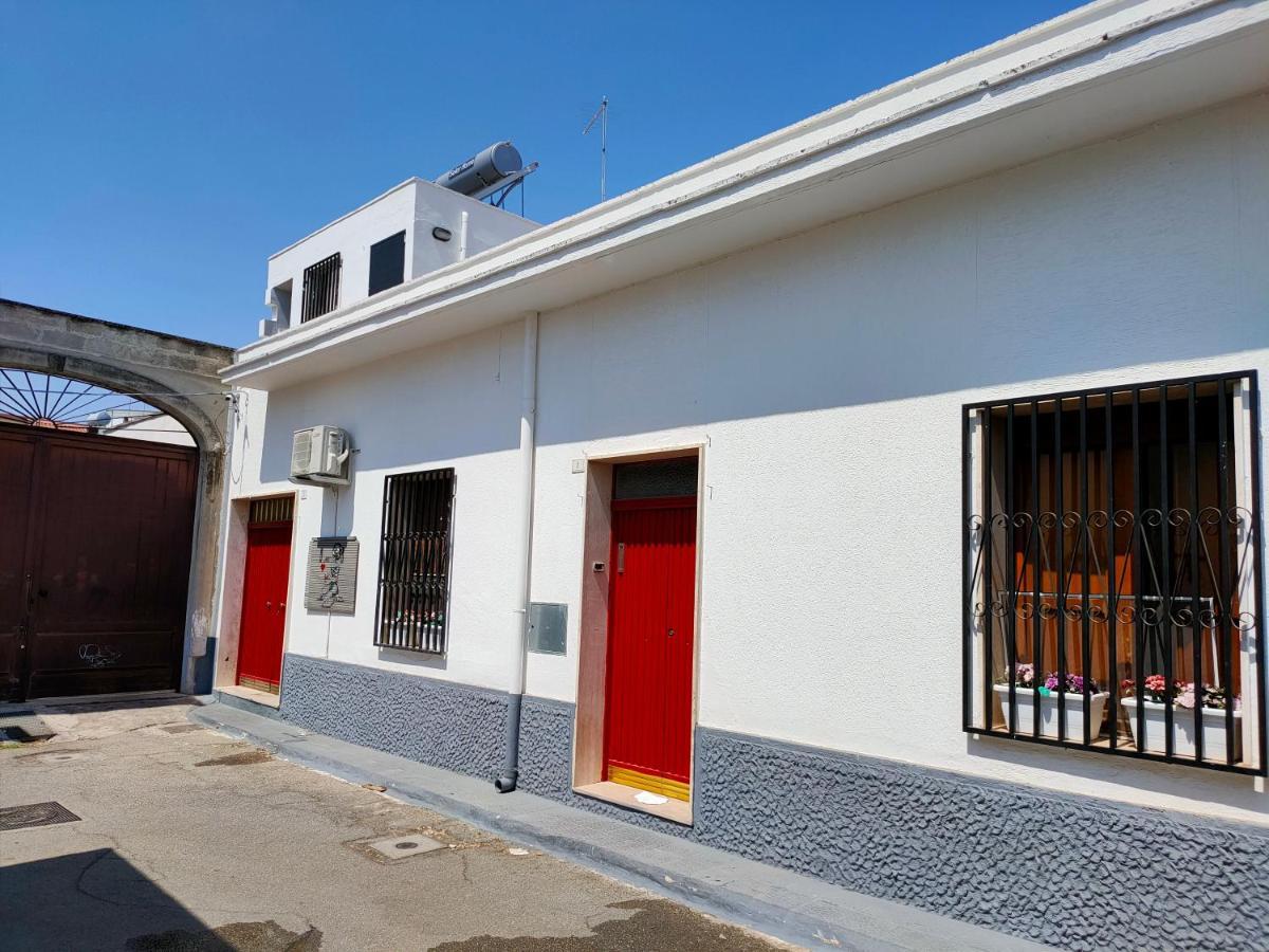 Casa Vacanza In Pieno Centro Storico Vicino Ostuni E La Riserva Di Torre Quaceto 산비토데이노르만니 외부 사진