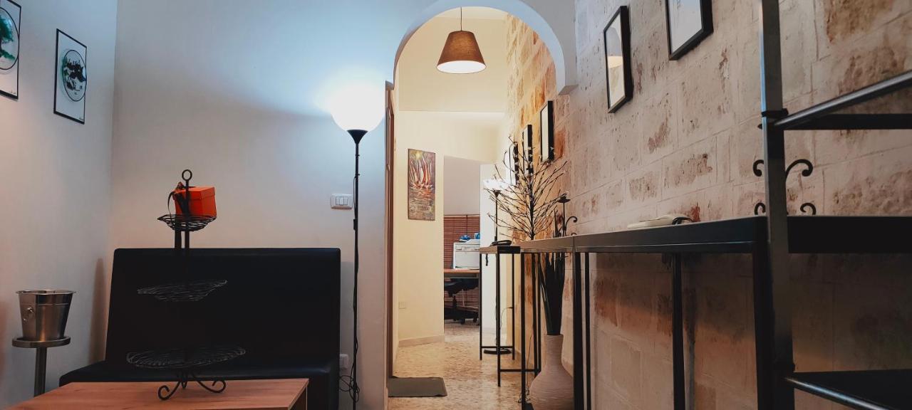 Casa Vacanza In Pieno Centro Storico Vicino Ostuni E La Riserva Di Torre Quaceto 산비토데이노르만니 외부 사진